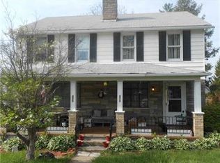 375 1st St, Lawrence, PA 15055
