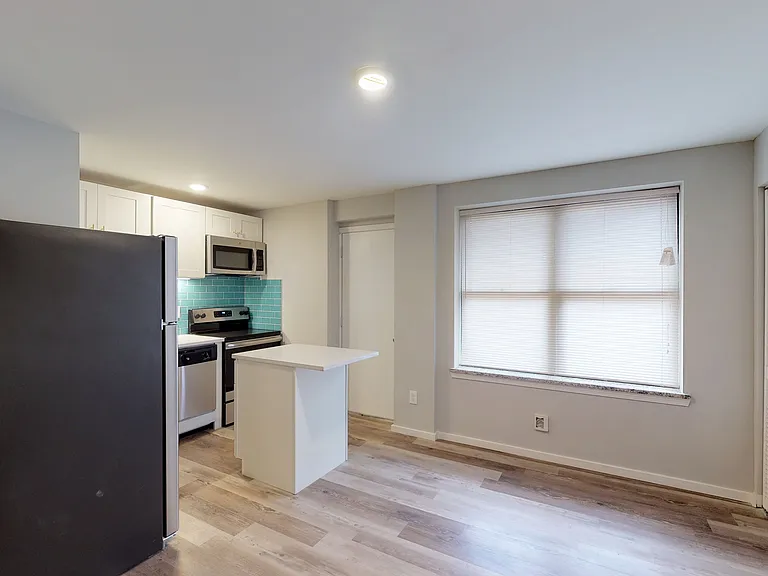 5424 Delmar Blvd #1 — Photo 4