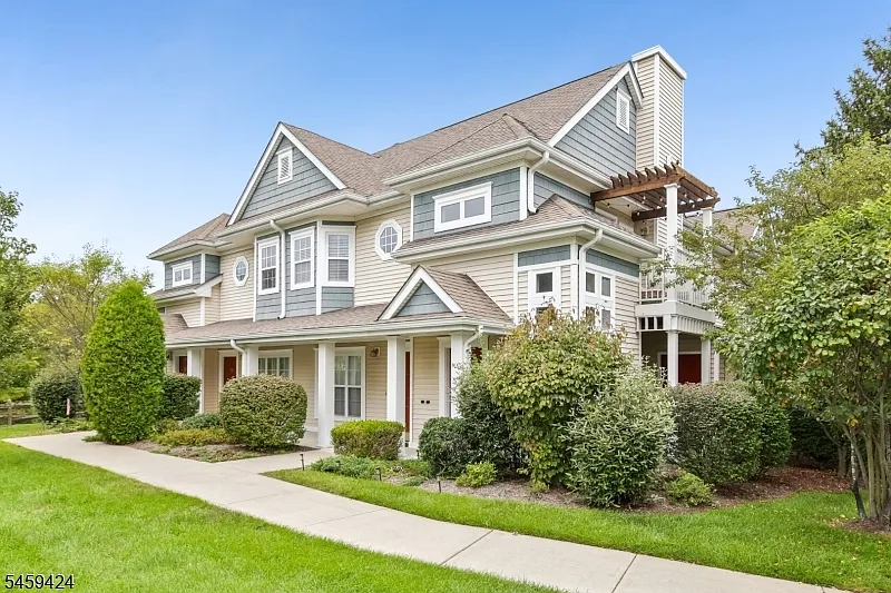 156 Old Farm Dr