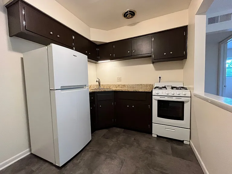 3020 W Fardale Ave — Photo 15