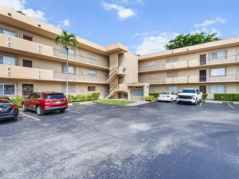 8401 SW 107th Ave #144E — Photo 33