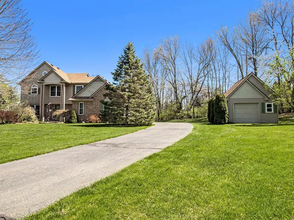10777 Pondside Ct, Pinckney, MI 48169