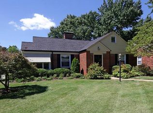 9348 Parkside Dr, Saint Louis, MO 63144