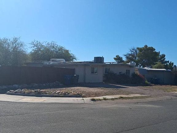 2nd image of 4801 S Lantana Cir