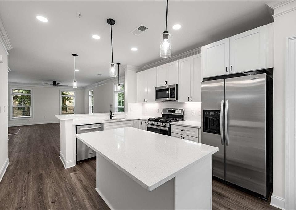 1st image of 1172 Lavista Cir NE