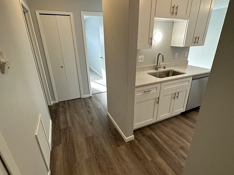 519 Jefferson St #10 — Photo 7