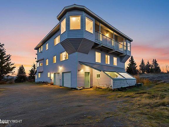 4th image of 65265 Knob Hill Rd