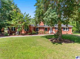 207 Pinecrest Dr, Bennettsville, SC 29512