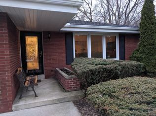 5613 S Monaco Pl, Hales Corners, WI 53130