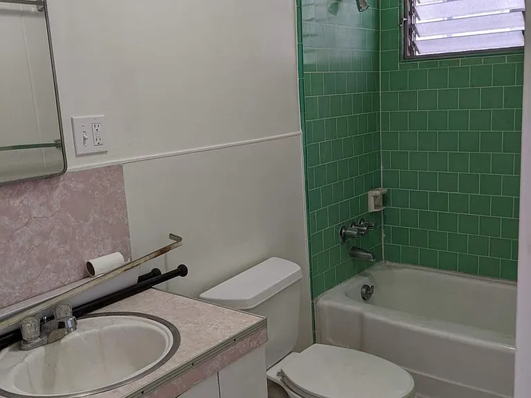 1249 Matlock Ave #H — Photo 8