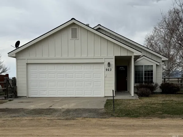 923 S 5th St W, Fairfield, ID 83327