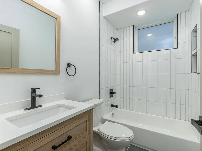 608 S American St #7 — Photo 11