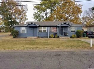822 Pine St, Conway, AR 72032