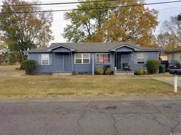 822 Pine St, Conway, AR 72032