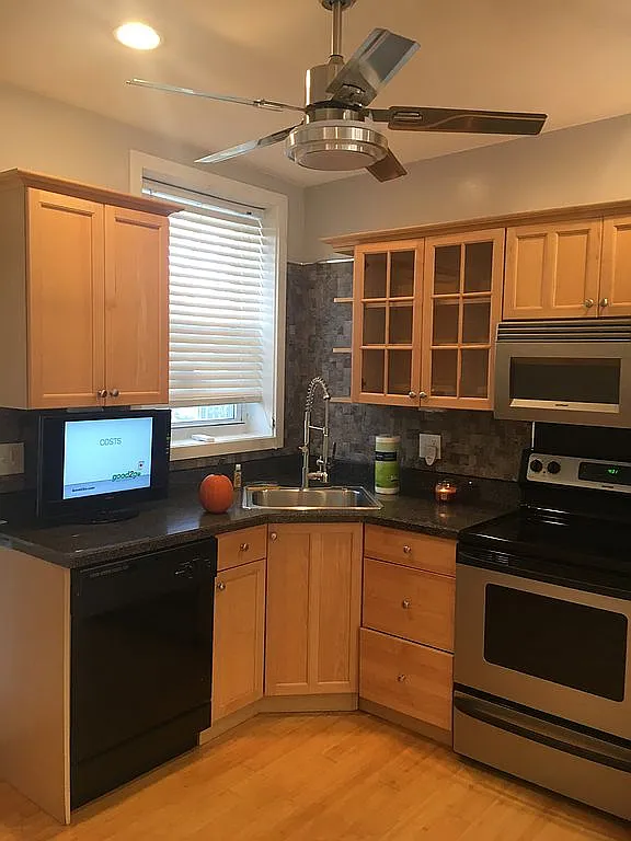 1516 Catharine St APT 5 photo 1