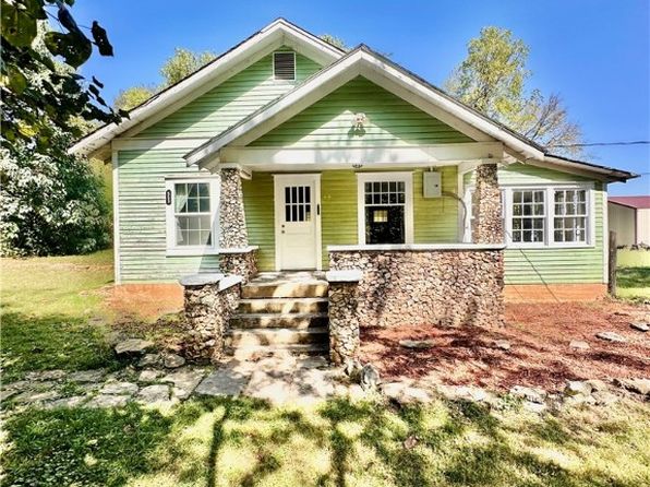 553 Circle Dr, Western Grove, AR 72685
