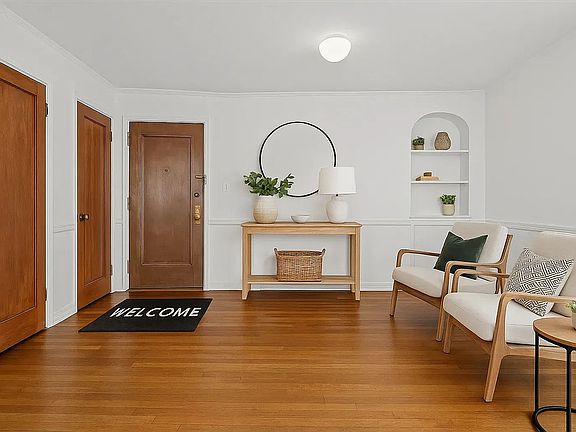 3rd image of 286 Corbin Pl APT 1D