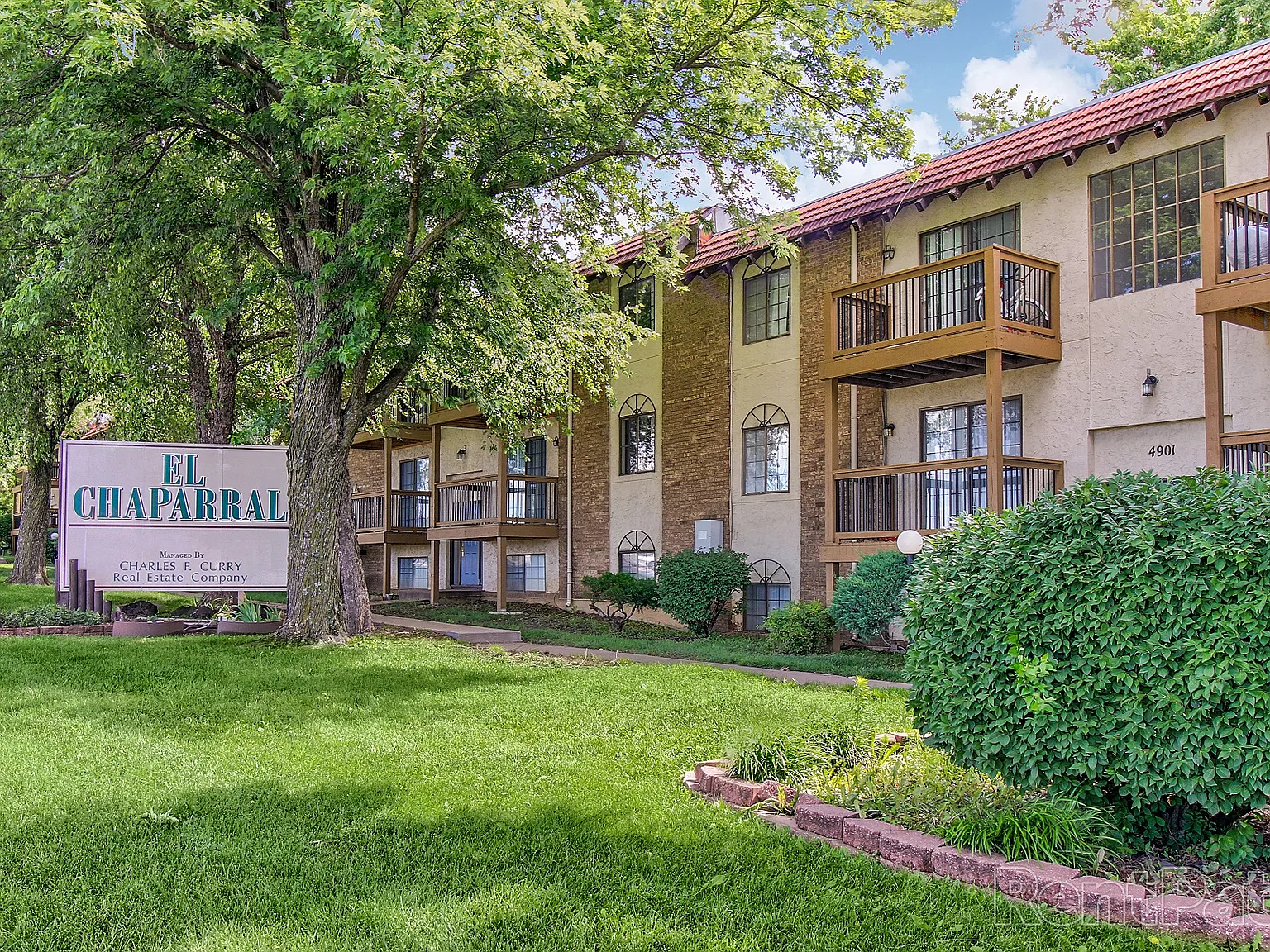 El Chaparral Apartments — Photo 1