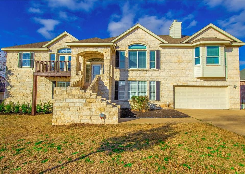 1st image of 105 Silver Oak Dr