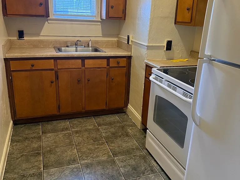 1719 Bluemont Ave SW #8 — Photo 5