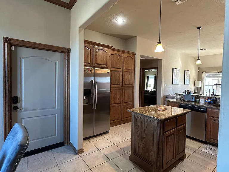 1112 Alma Dr — Photo 10