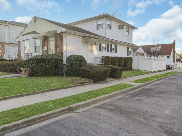 48 Bayview Avenue, Valley Stream, NY 11581