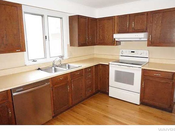 5th image of 69 Hardt Ln