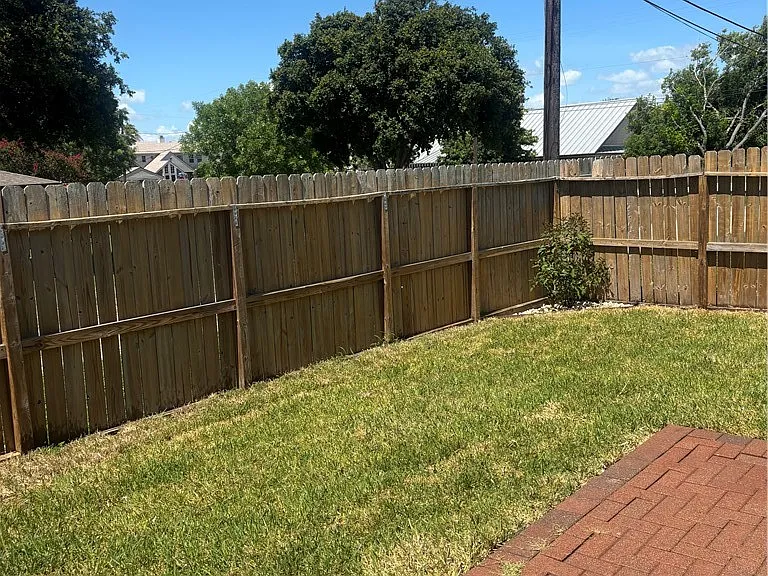 931 Moore Ave — Photo 23