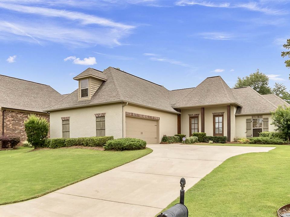 1st image of 146 Bear Creek Cir
