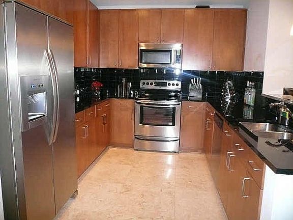 Gorgeous Kitchen with granite and stainless steel Appliances