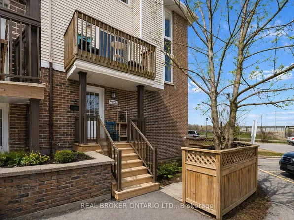 7 Timberview Way #3, Ottawa, ON K2H 9M5