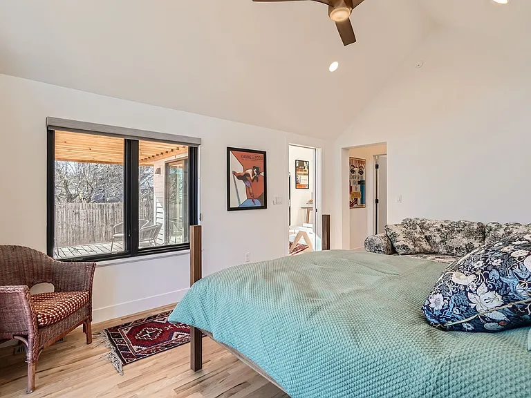 824 La Farge Ave — Photo 11