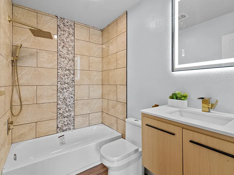 212 Creek Cove Dr — Photo 20