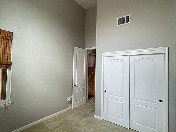 Downstairs bedroom - alternate view