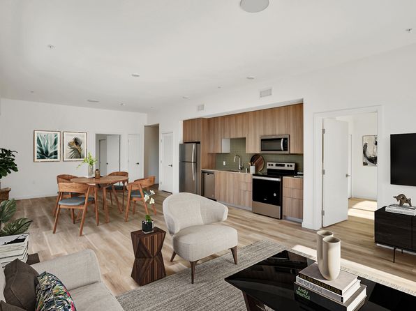 2221 S Western Ave #405