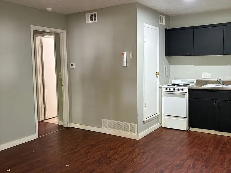 829 S Douglas Ave — Photo 7