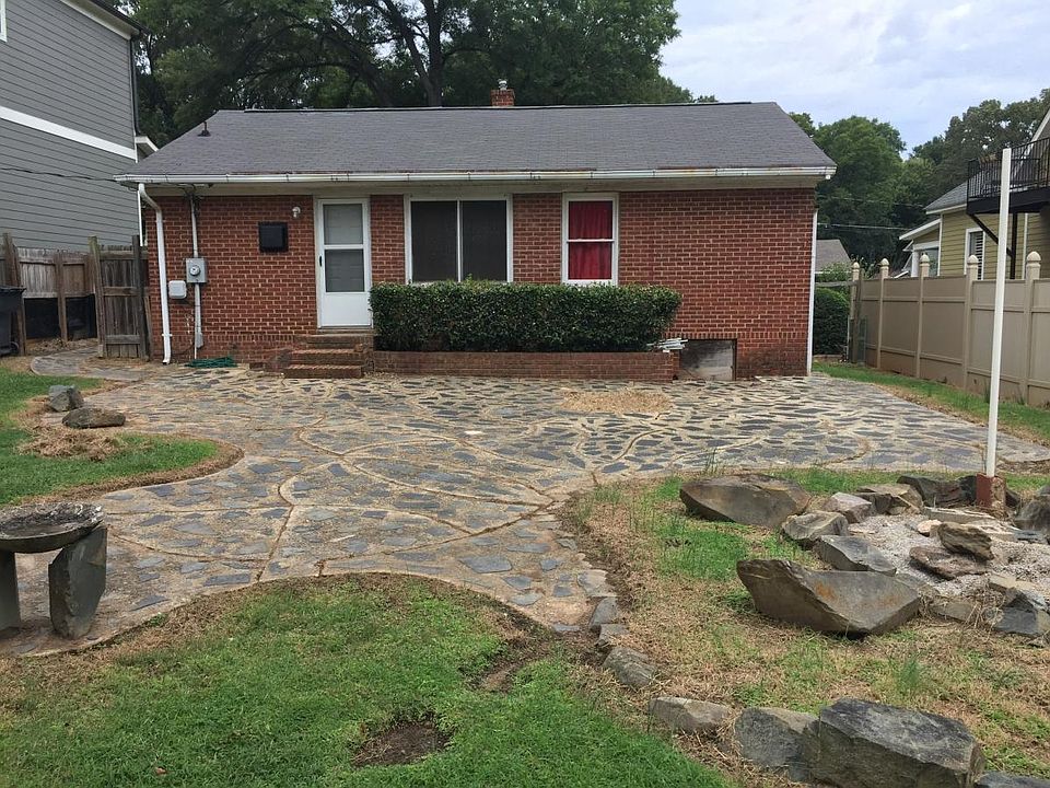 2nd image of 1920 Marguerite Ave