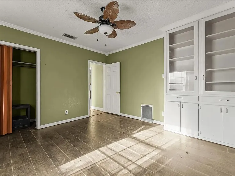 1820 Live Oak Ave — Photo 2