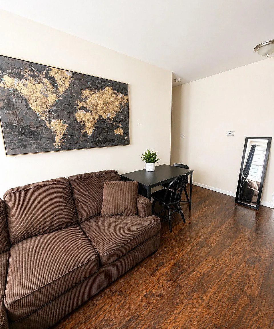 4 bed, 1.5 bath, $3,900 — Photo 4