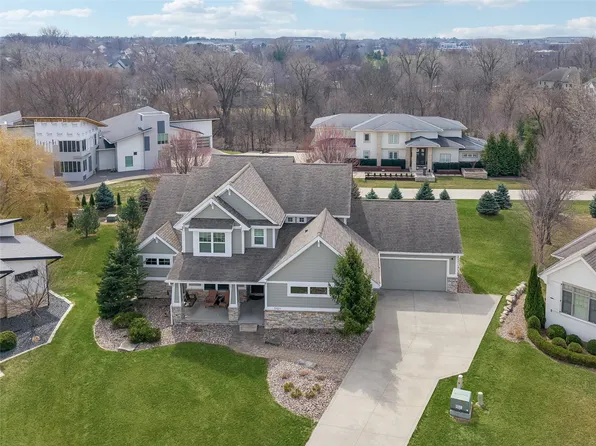 3101 162nd St, Urbandale, IA 50323