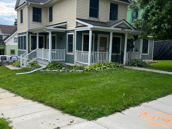 903 S Main St, Ann Arbor, MI 48104