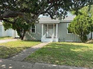 413 E Henderson St, Bishop, TX 78343