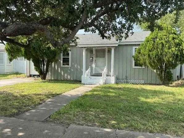 413 E Henderson St, Bishop, TX 78343