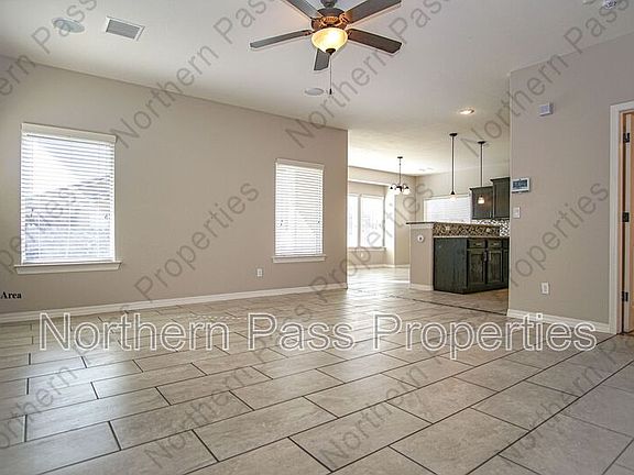 4th image of 13482 Bradford St