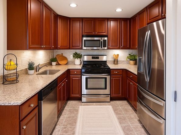 38 Village Rd APT 715