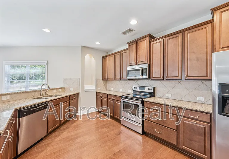 1020 Ridgehaven Rd — Photo 2
