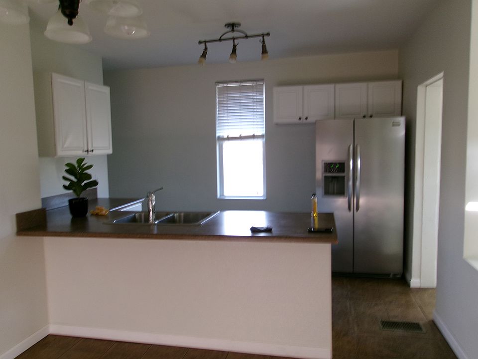 2nd image of 178 Main St