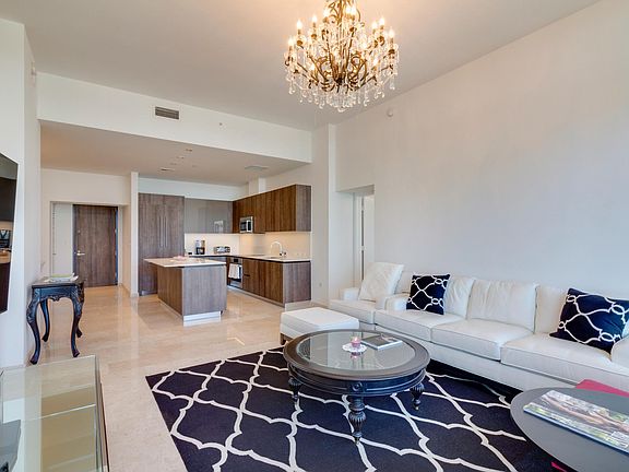 4th image of 68 SE 6th St Unit 4007