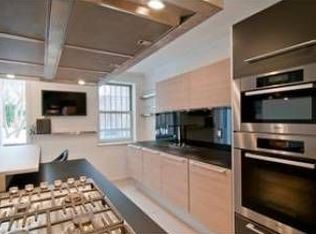 307 Adelphi, New York City, NY 11205