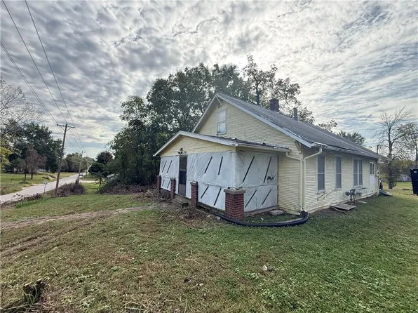 1301 E Mechanic Ave, Independence, MO 64050